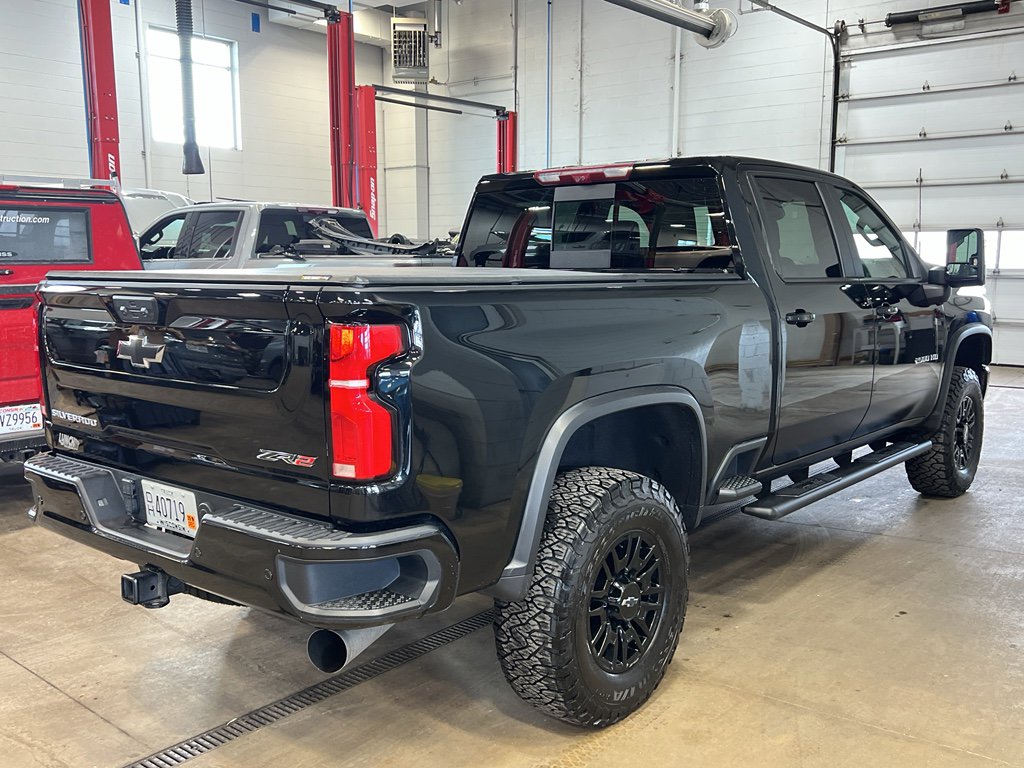 Used 2024 Chevrolet Silverado 2500 ZR2 w/ Technology Package image 5