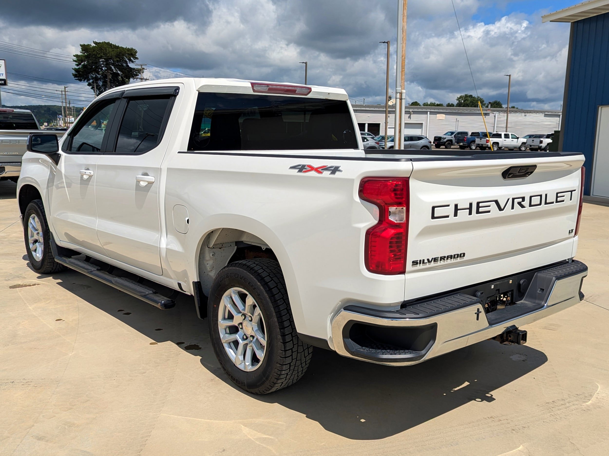 Used 2023 Chevrolet Silverado 1500 LT w/ LPO, Dark Essentials Package AWD/4WD image 2