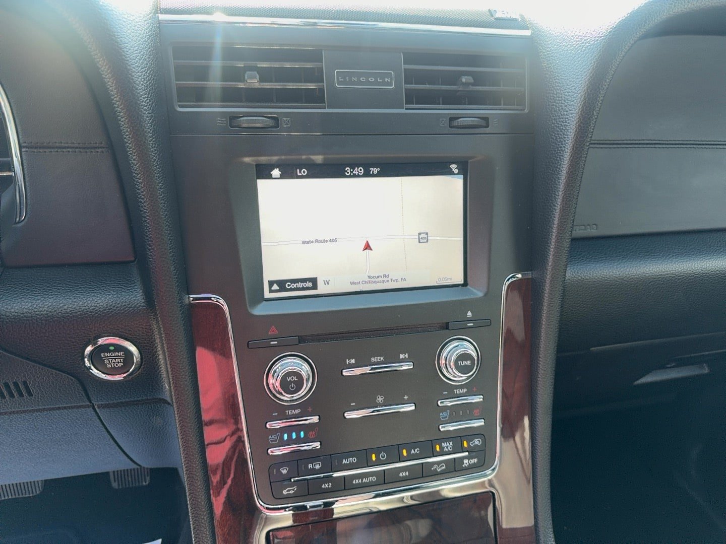 Used 2016 Lincoln Navigator Select AWD/4WD image 19