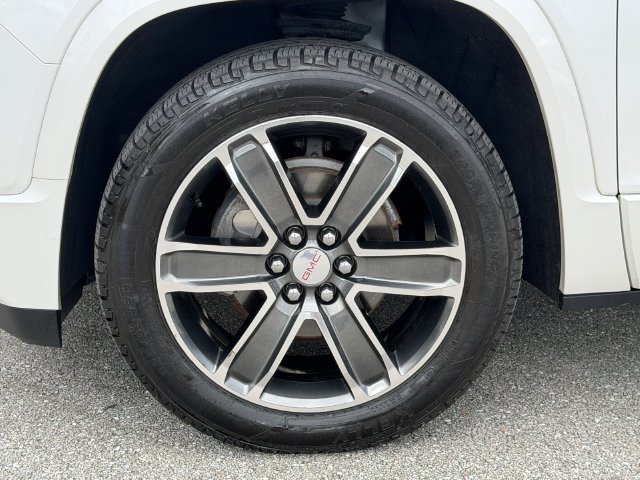 Certified 2019 GMC Acadia Denali w/ Technology Package AWD/4WD image 11
