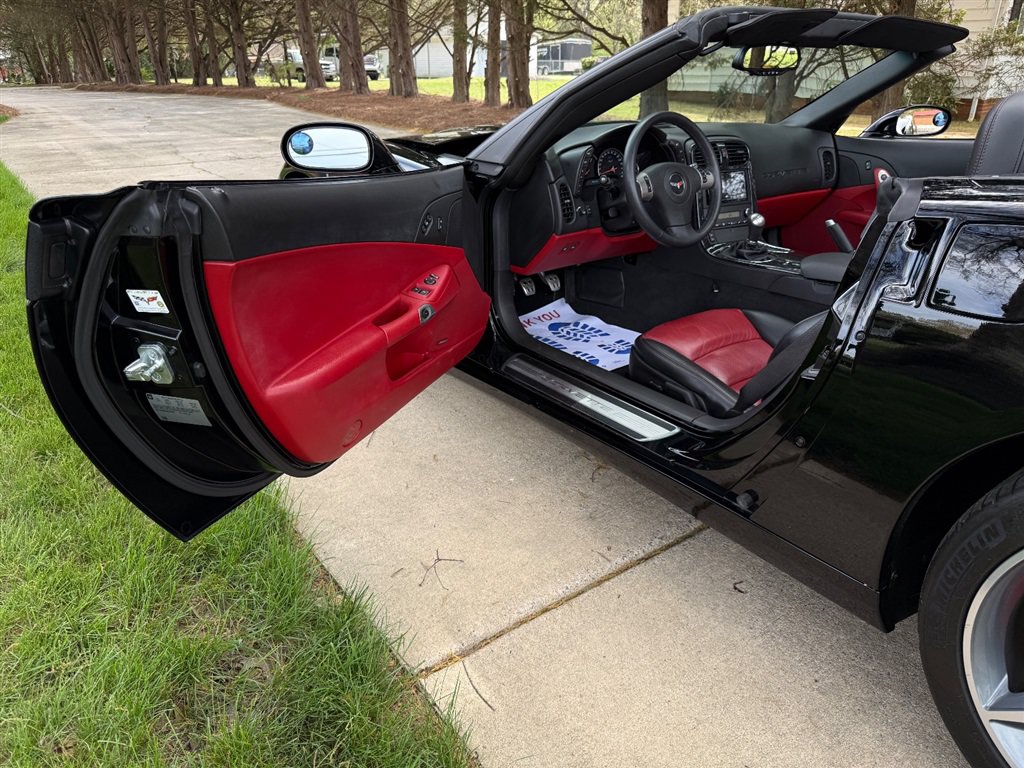 Used 2011 Chevrolet Corvette Convertible w/ Preferred Equipment Group RWD image 53