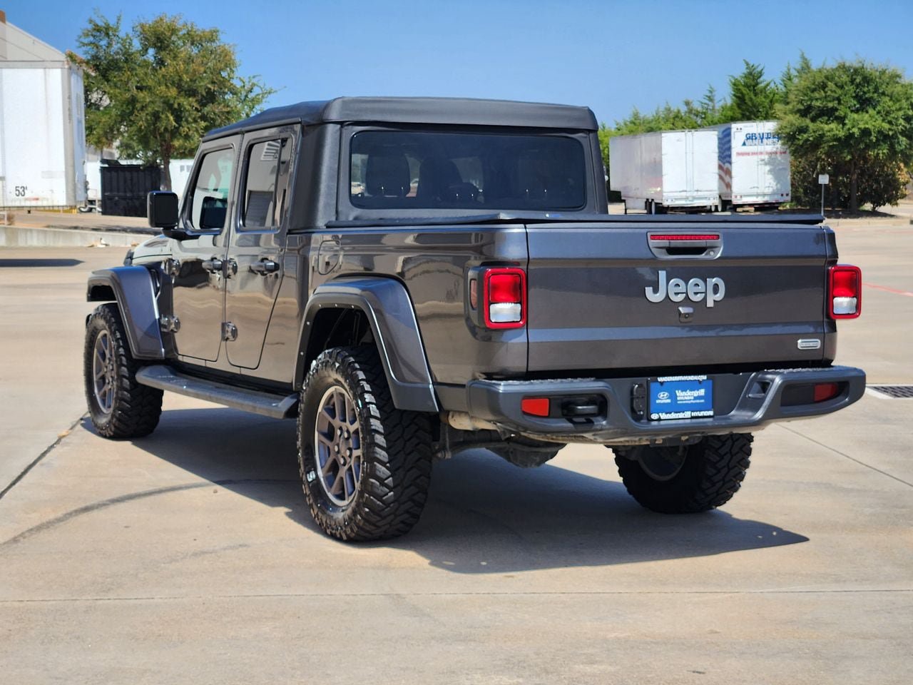 Used 2022 Jeep Gladiator Overland AWD/4WD image 3