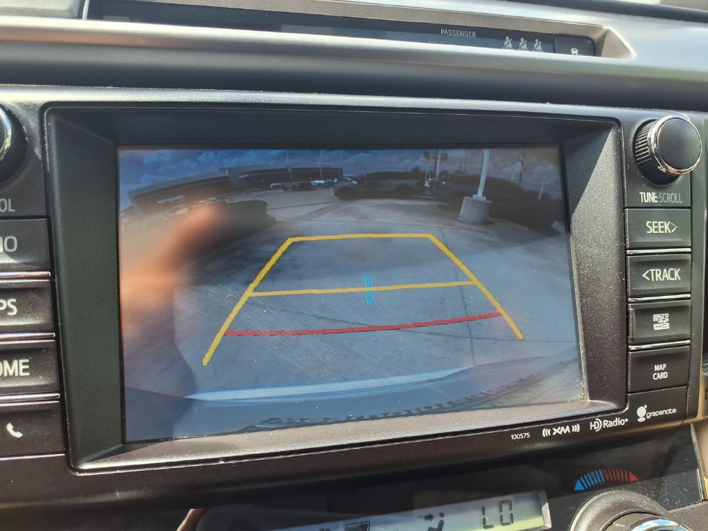Used 2018 Toyota RAV4 Limited FWD image 11