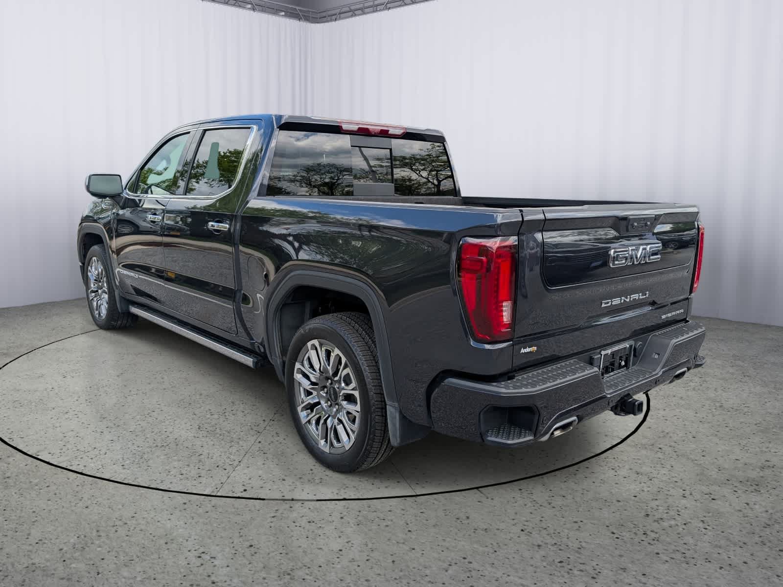 Certified 2024 GMC Sierra 1500 Denali Ultimate AWD/4WD image 4