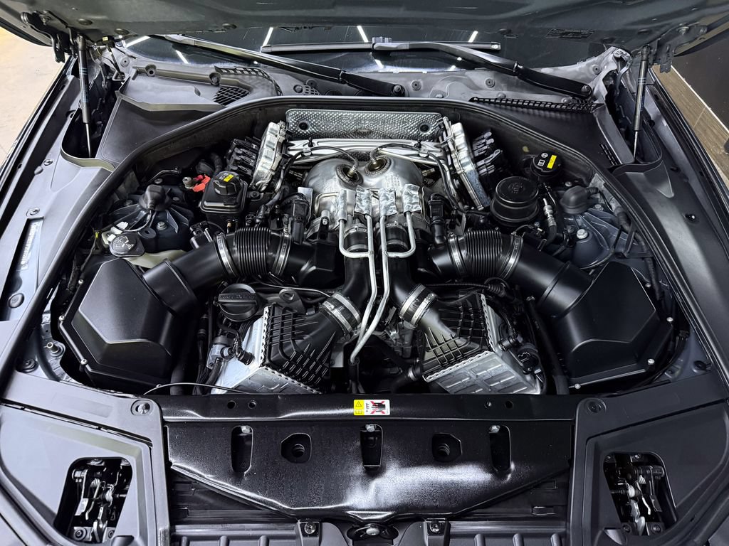 Used 2015 BMW M5 RWD image 27
