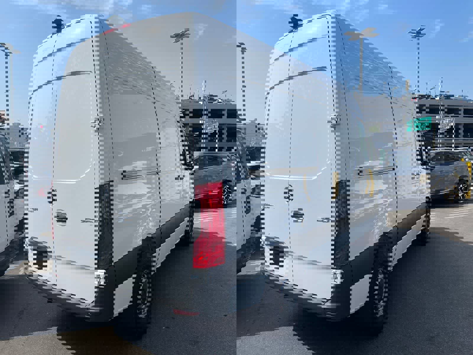 Used 2025 Mercedes-Benz Sprinter 2500 image 7