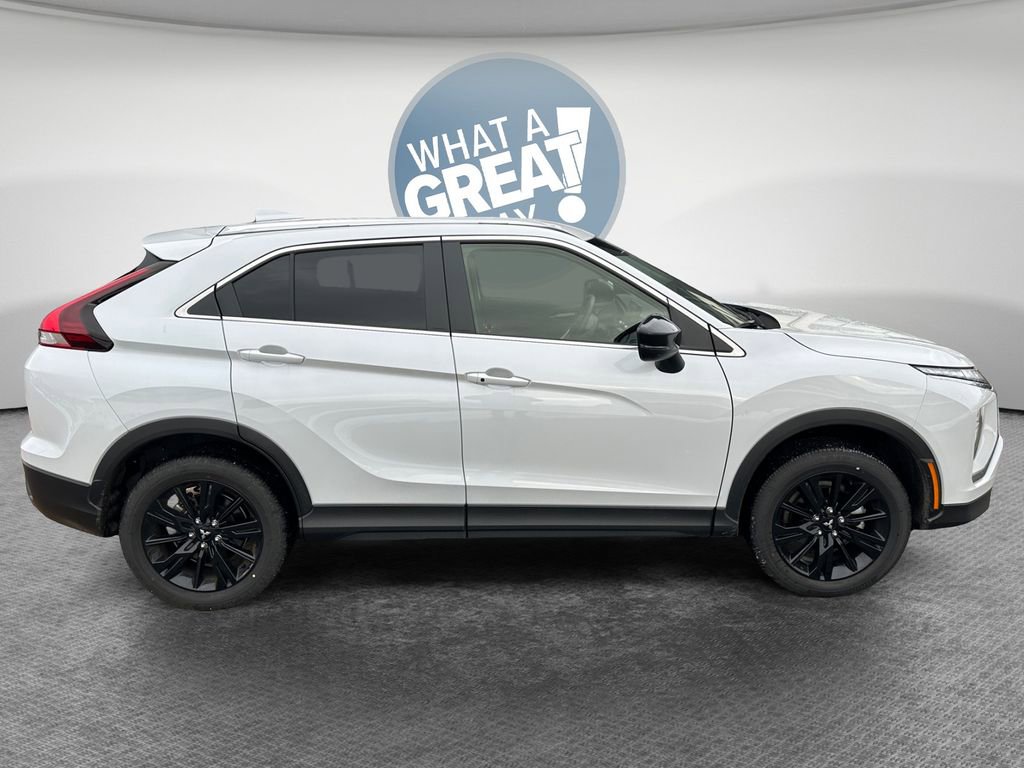 Used 2025 Mitsubishi Eclipse Cross LE image 2