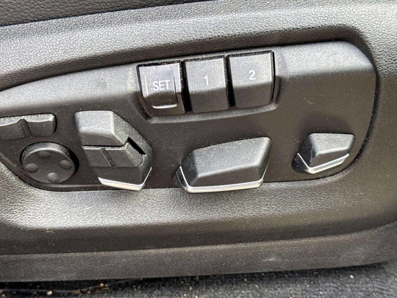 Used 2017 BMW X5 xDrive40e image 12