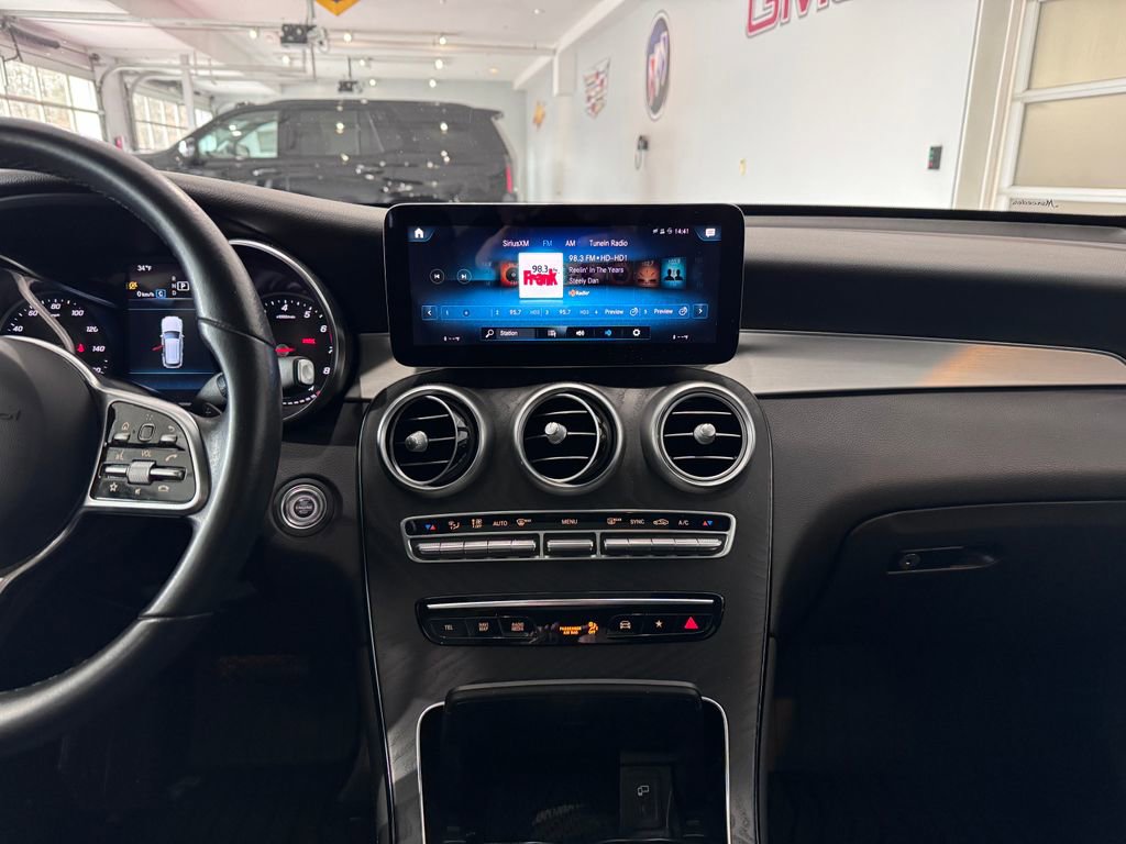 Used 2021 Mercedes-Benz GLC 300 4MATIC image 17