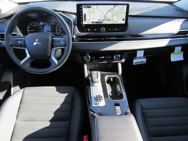 New 2025 Mitsubishi Outlander AWD image 11