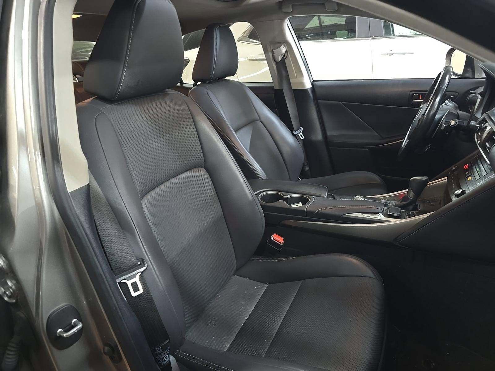 Used 2019 Lexus IS 300 AWD w/ Navigation Package image 12