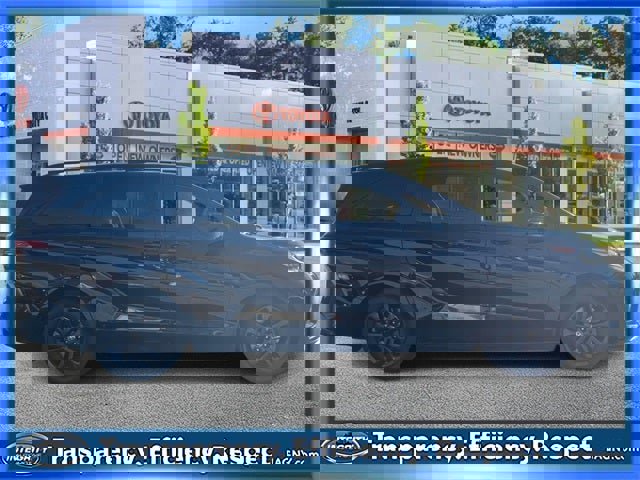 Certified 2024 Toyota Sienna XSE image 5