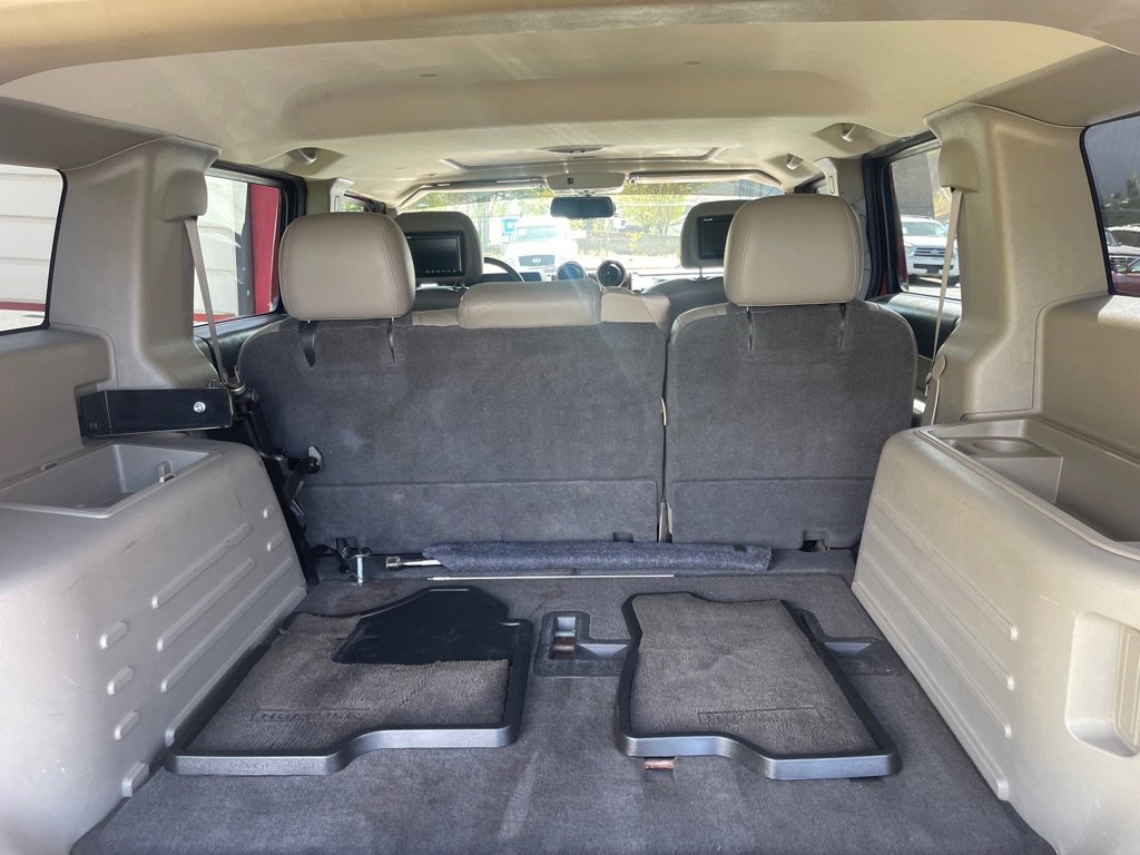 Used 2004 HUMMER H2 w/ Preferred Equipment Group image 40