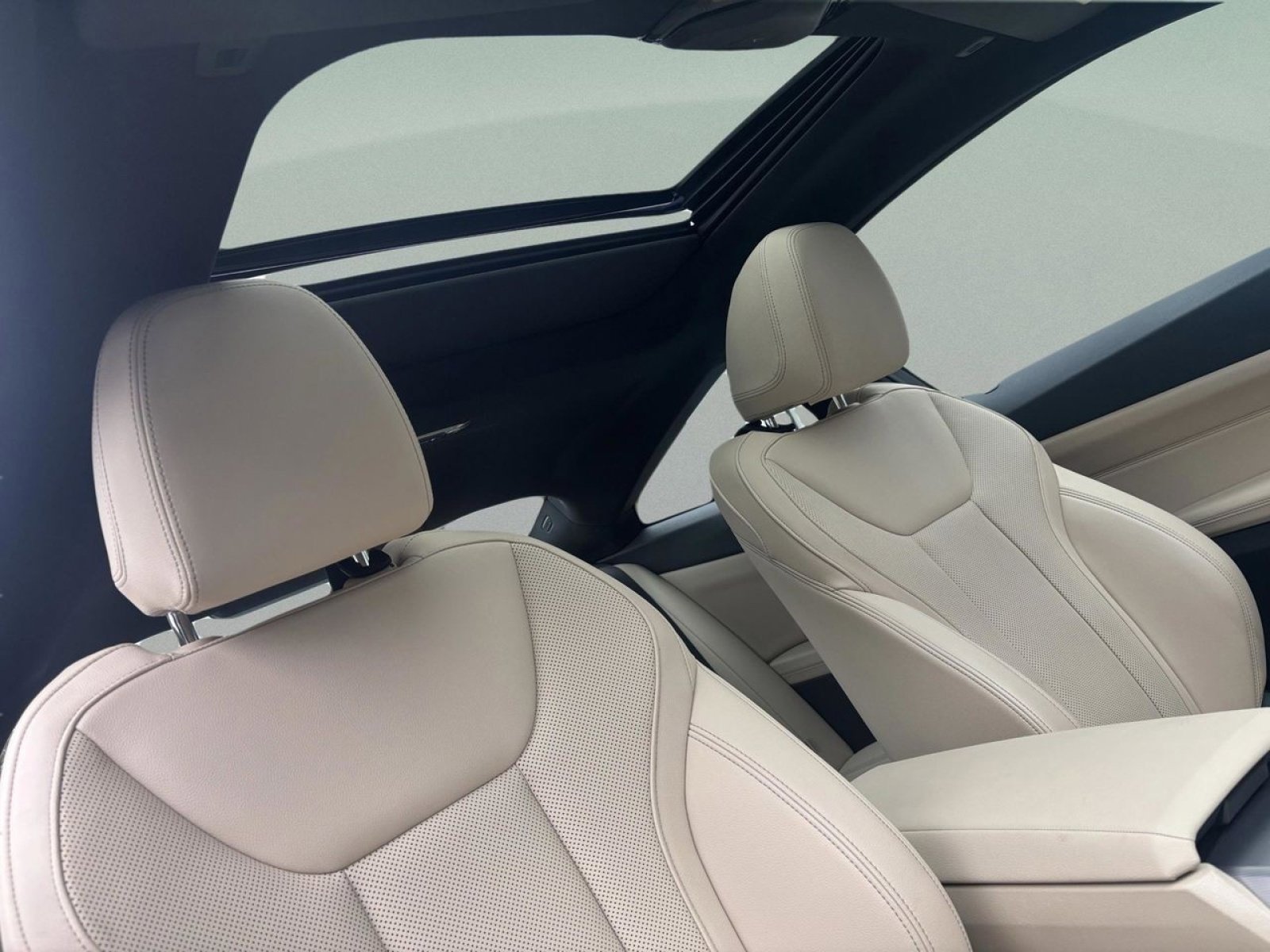 Used 2023 BMW 430i xDrive Coupe w/ M Sport Package image 22