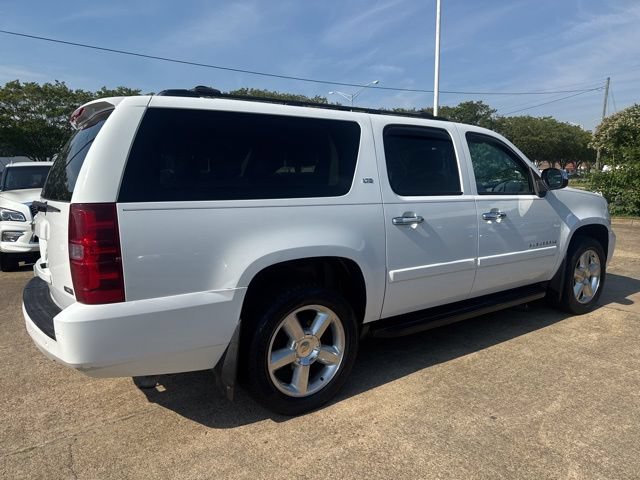 Used 2008 Chevrolet Suburban LTZ w/ LTZ Preferred Equipment Group AWD/4WD image 5