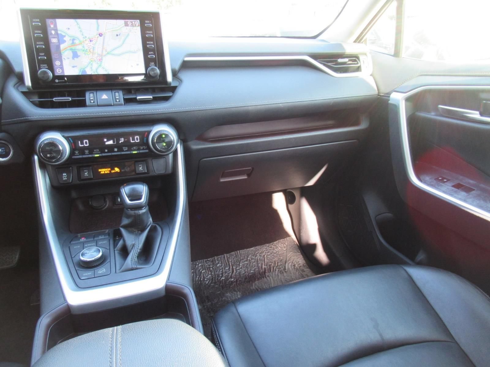 Used 2019 Toyota RAV4 Limited AWD/4WD image 14