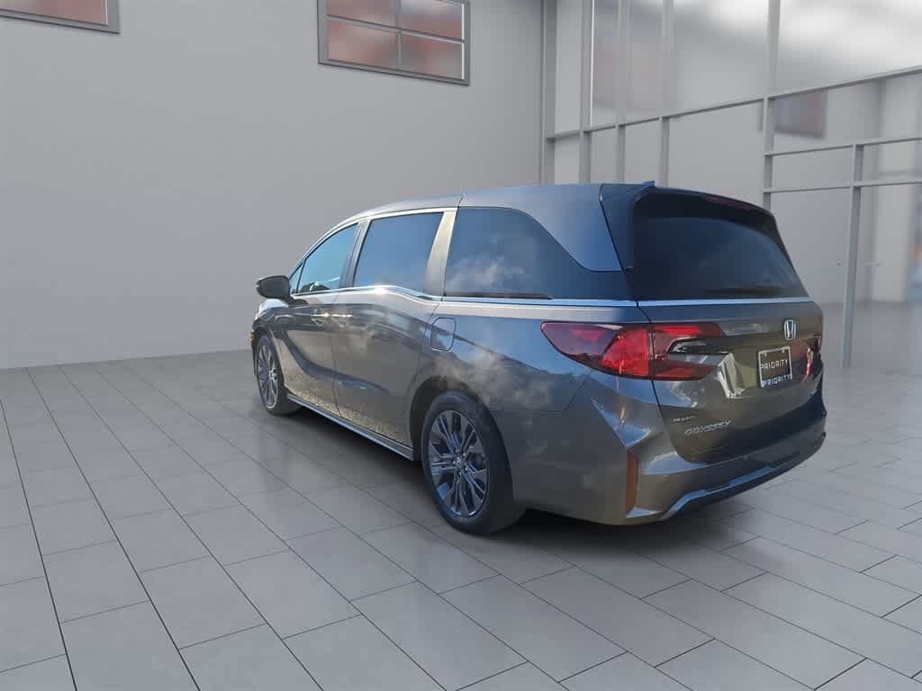 Certified 2026 Honda Odyssey Touring image 7