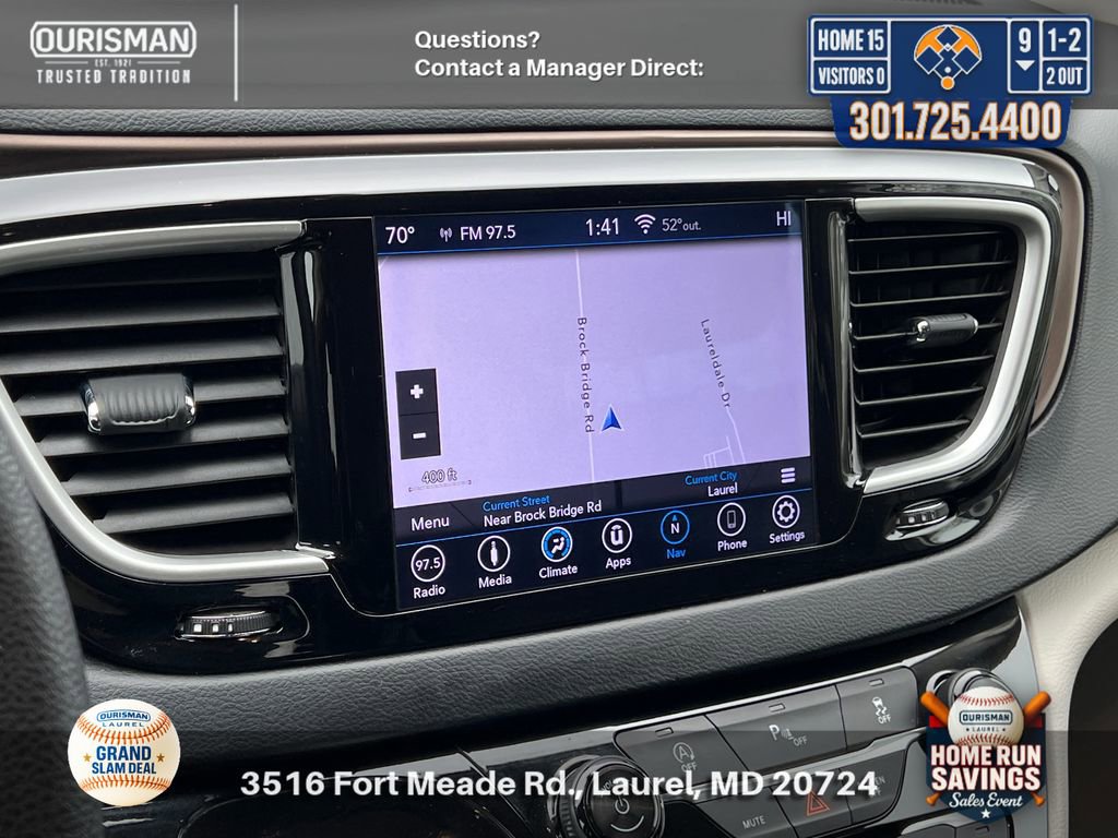 Used 2019 Chrysler Pacifica Touring Plus w/ Tire & Wheel Group FWD image 11