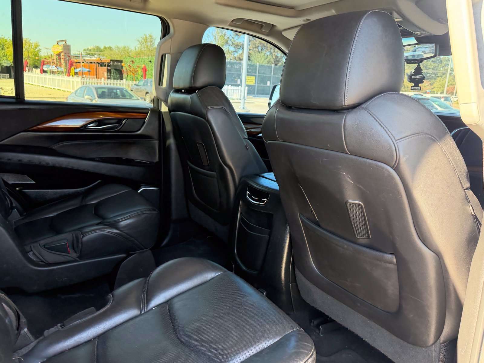 Used 2016 Cadillac Escalade Luxury AWD/4WD image 41