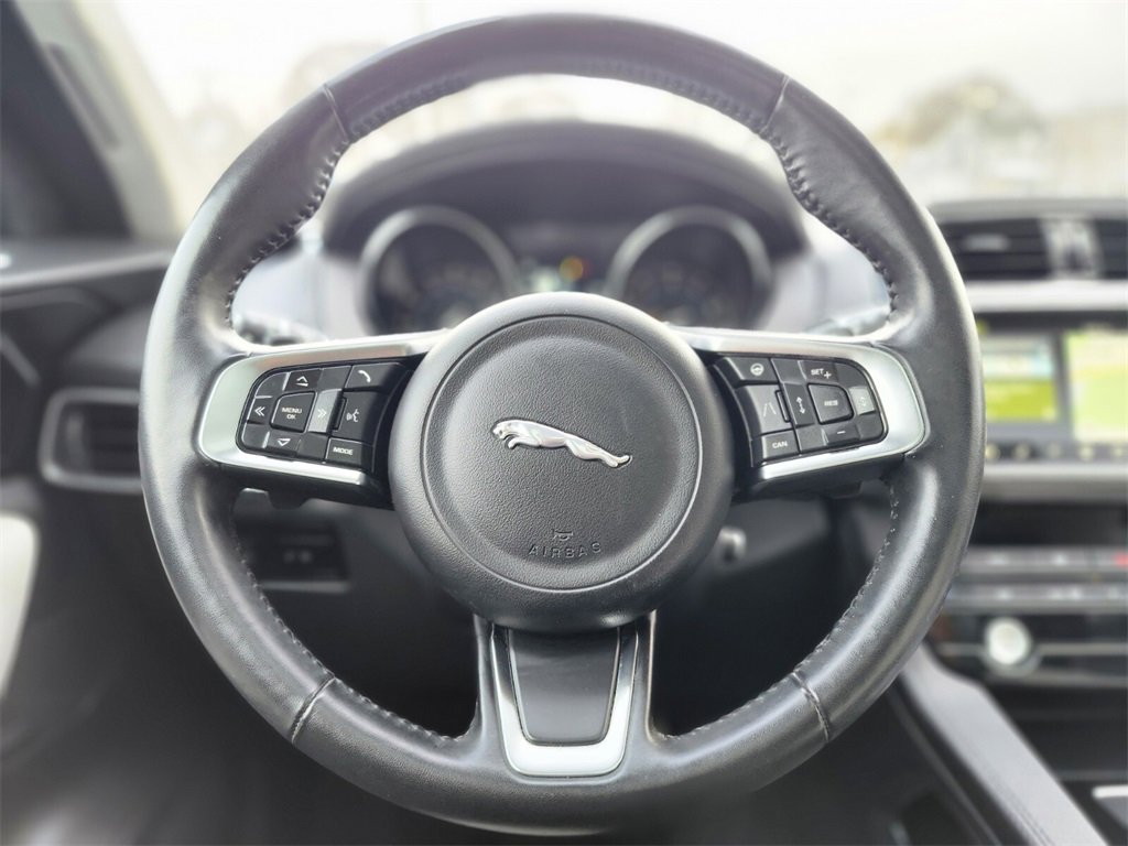 Used 2019 Jaguar F-PACE Prestige image 26