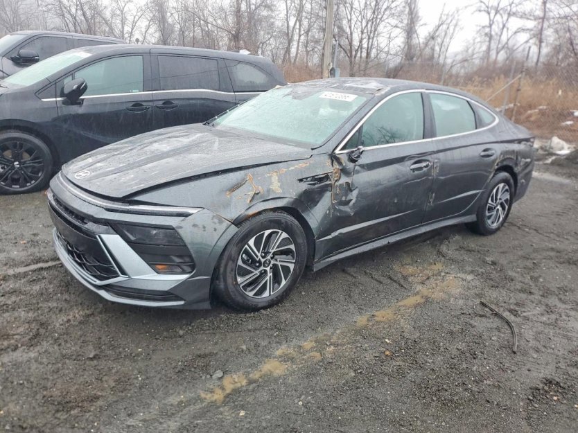 Used 2026 Hyundai Sonata Blue FWD image 2