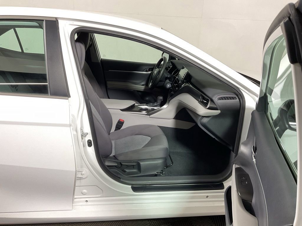 Used 2022 Toyota Camry LE FWD image 34