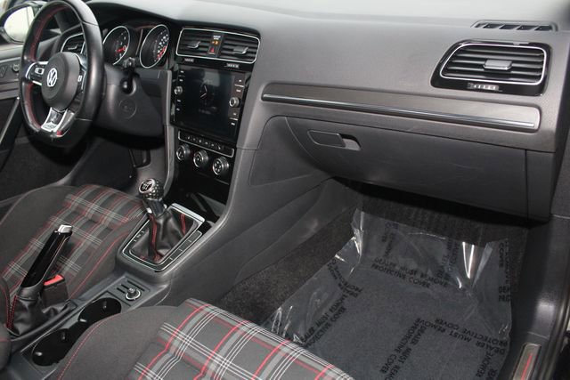 Used 2018 Volkswagen Golf 4-Door image 26