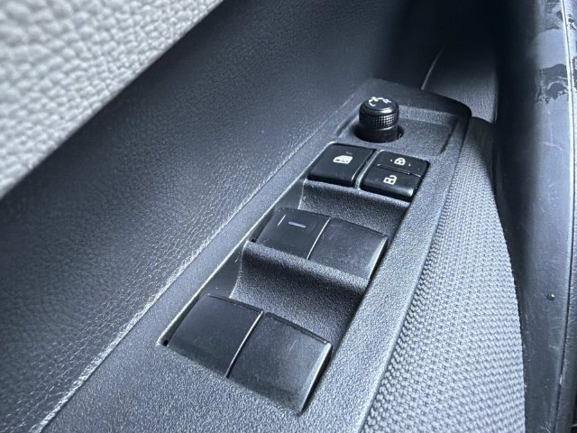 Used 2022 Toyota Corolla LE FWD image 19