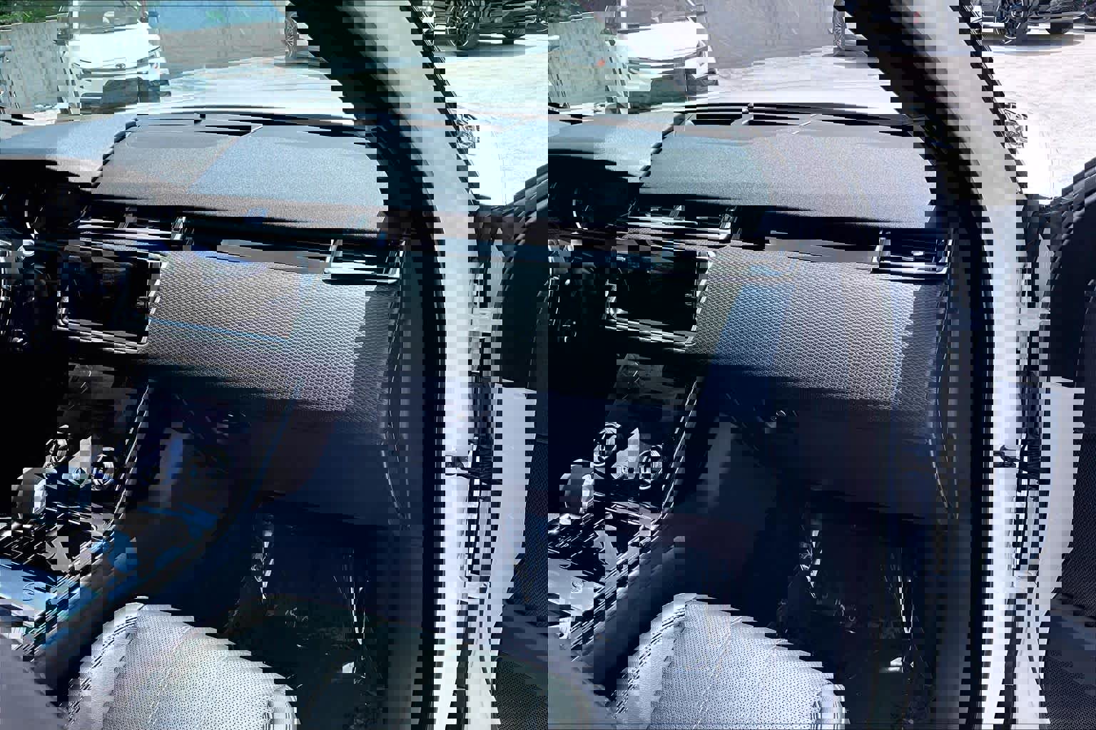 Used 2022 Land Rover Range Rover Velar R-Dynamic S AWD/4WD image 18