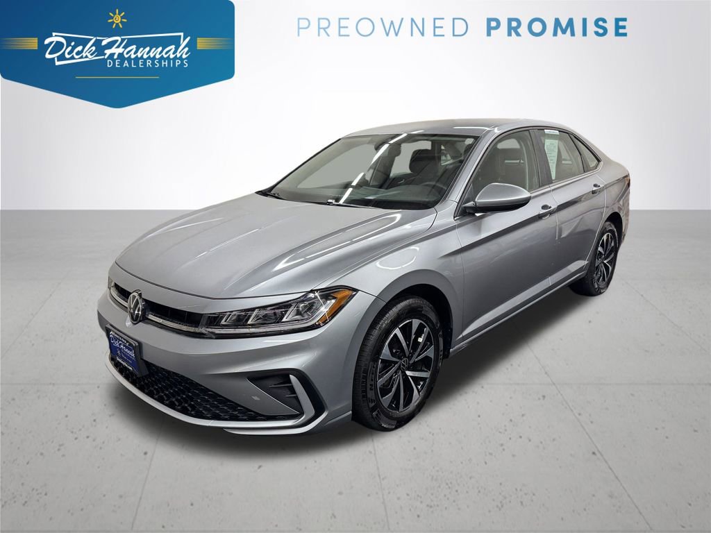 Used 2025 Volkswagen Jetta S image 1