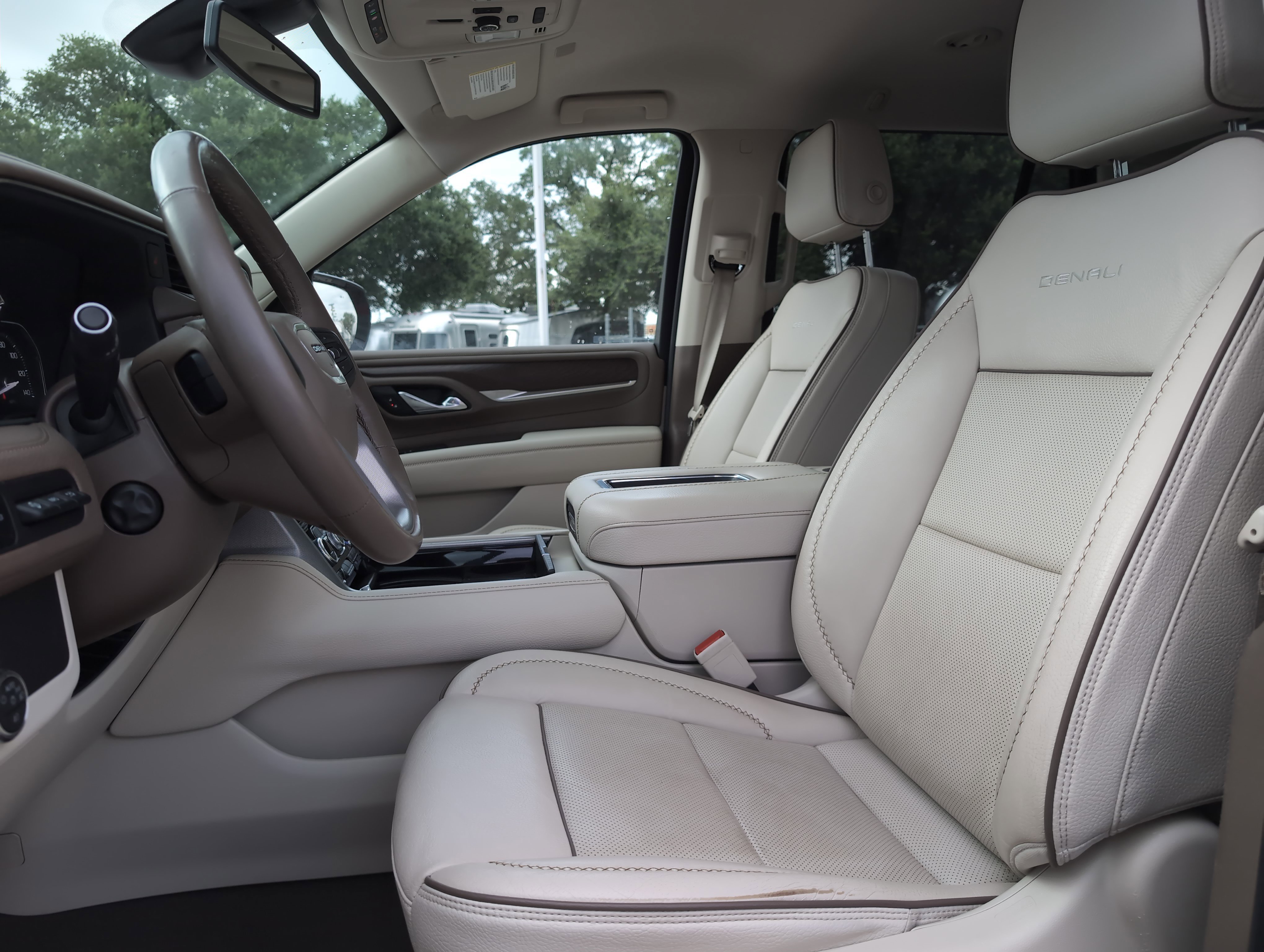 Used 2021 GMC Yukon Denali image 9