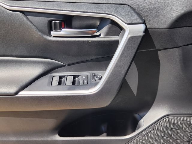 Used 2022 Toyota RAV4 XLE Premium FWD image 17