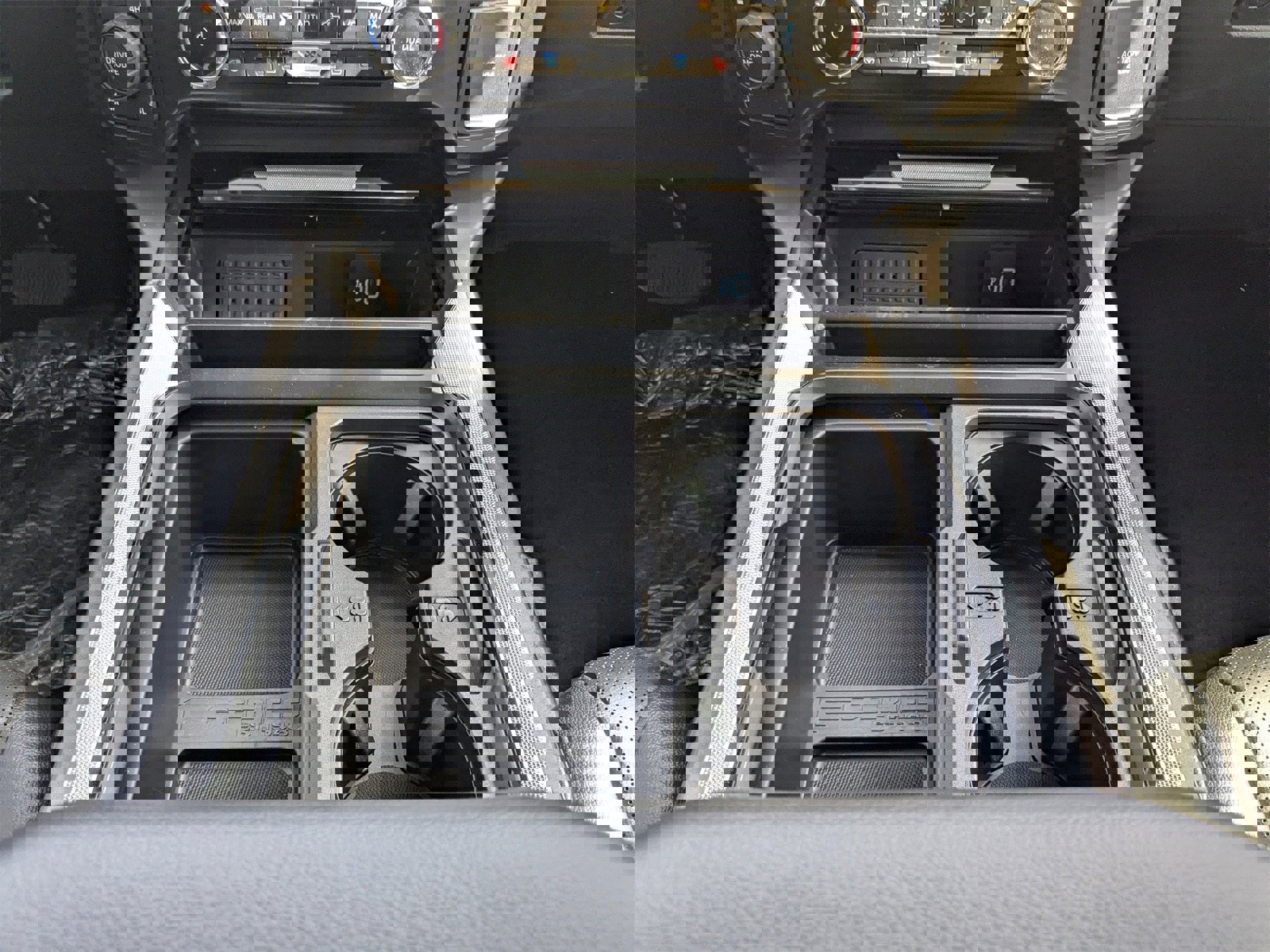 New 2025 Ford F350 Lariat w/ Lariat Ultimate Package image 43