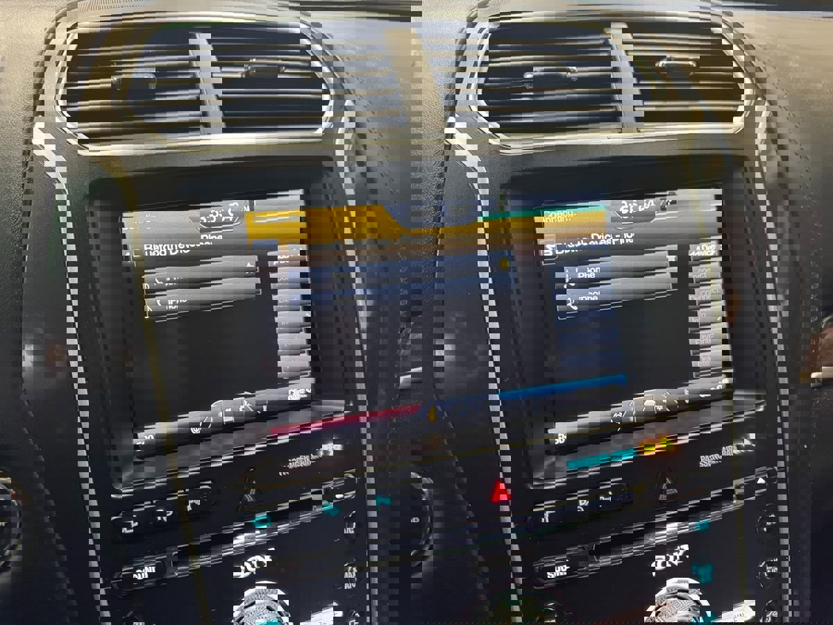 Used 2016 Ford Explorer Platinum image 23