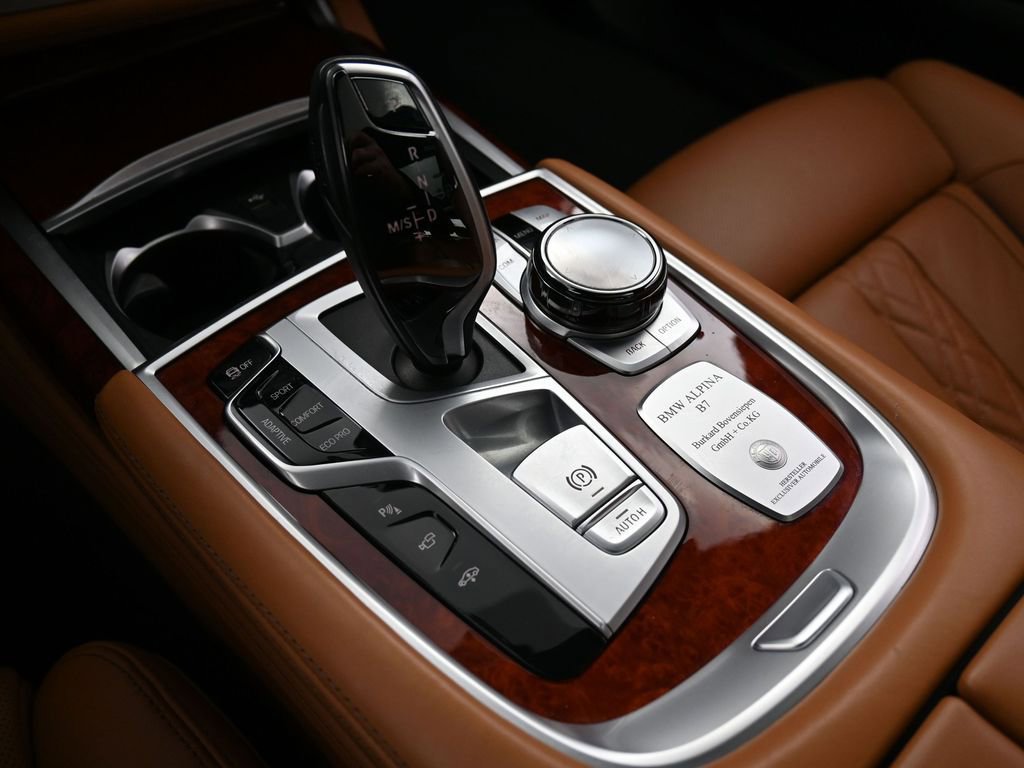 Used 2022 BMW ALPINA B7 xDrive w/ Luxury Rear Seating Package AWD/4WD image 24