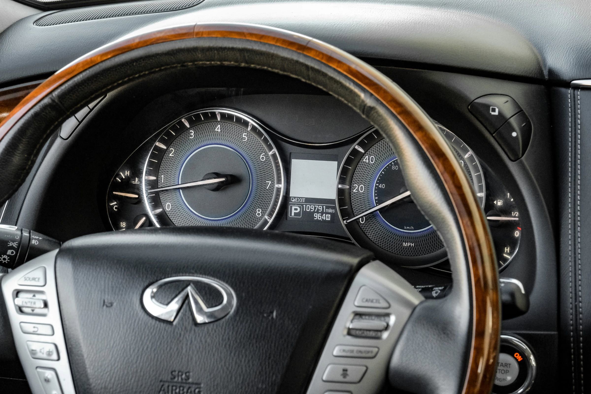 Used 2016 INFINITI QX80 4WD w/ Deluxe Technology Package image 21