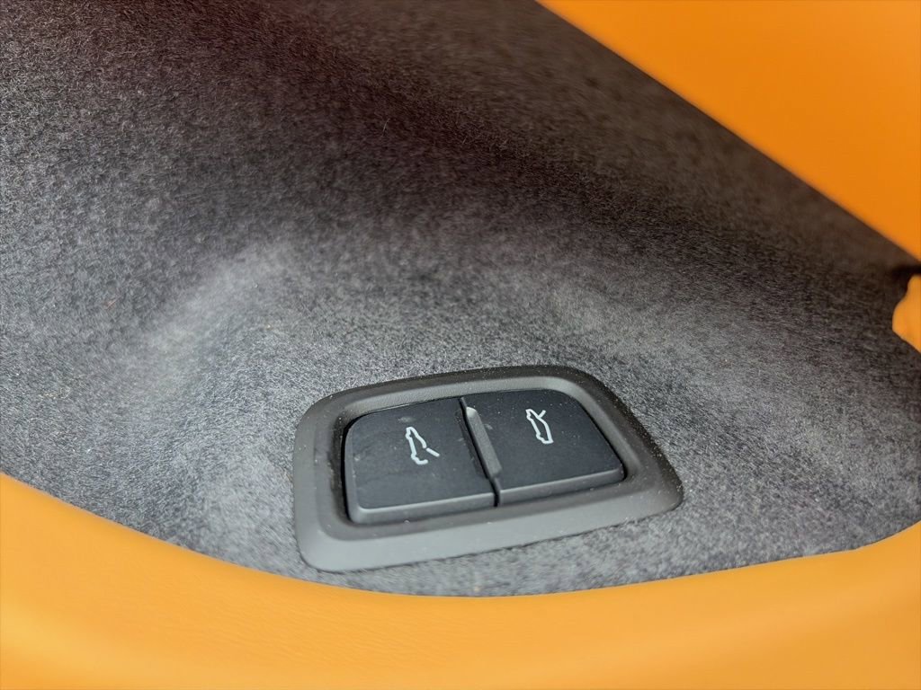 Used 2024 Chevrolet Corvette Stingray Premium Conv w/ Z51 Performance Package image 23