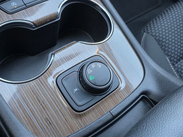 Certified 2023 GMC Acadia SLE image 31