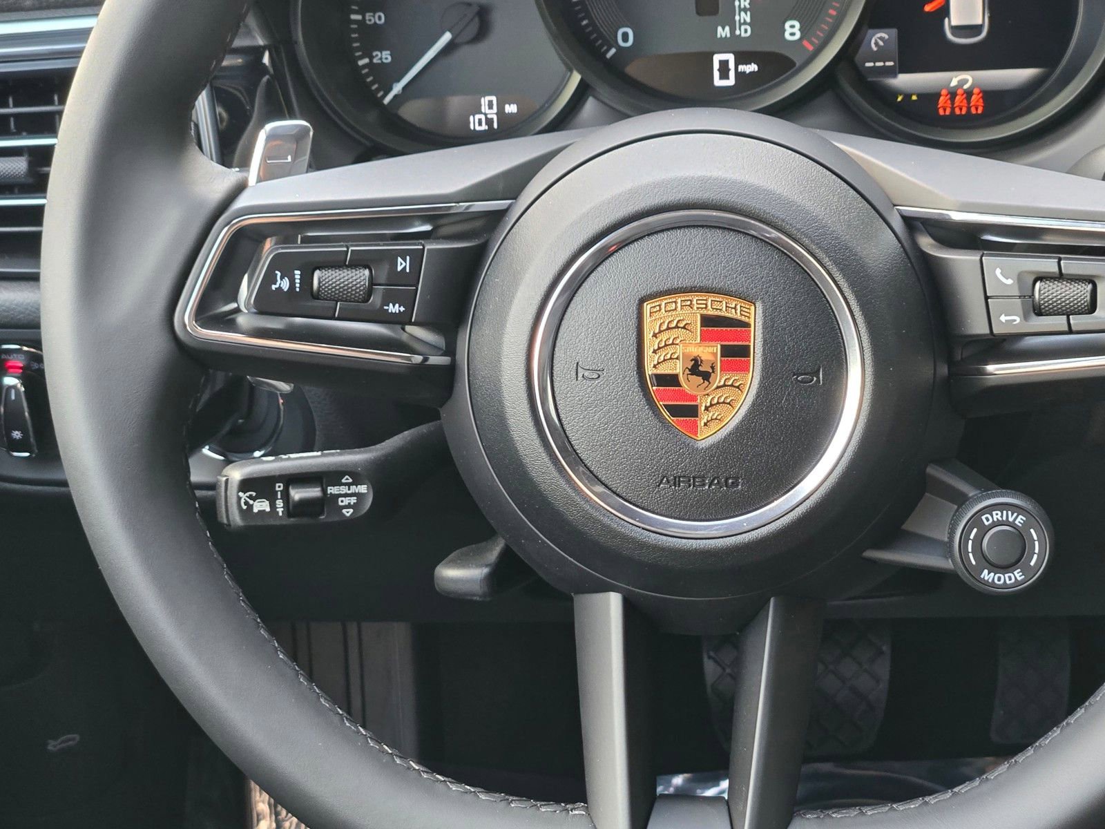 New 2026 Porsche Macan AWD/4WD image 16