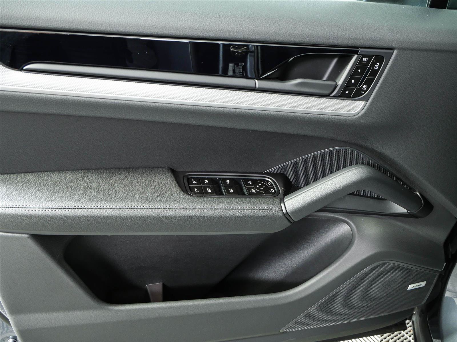 New 2026 Porsche Cayenne AWD/4WD image 6