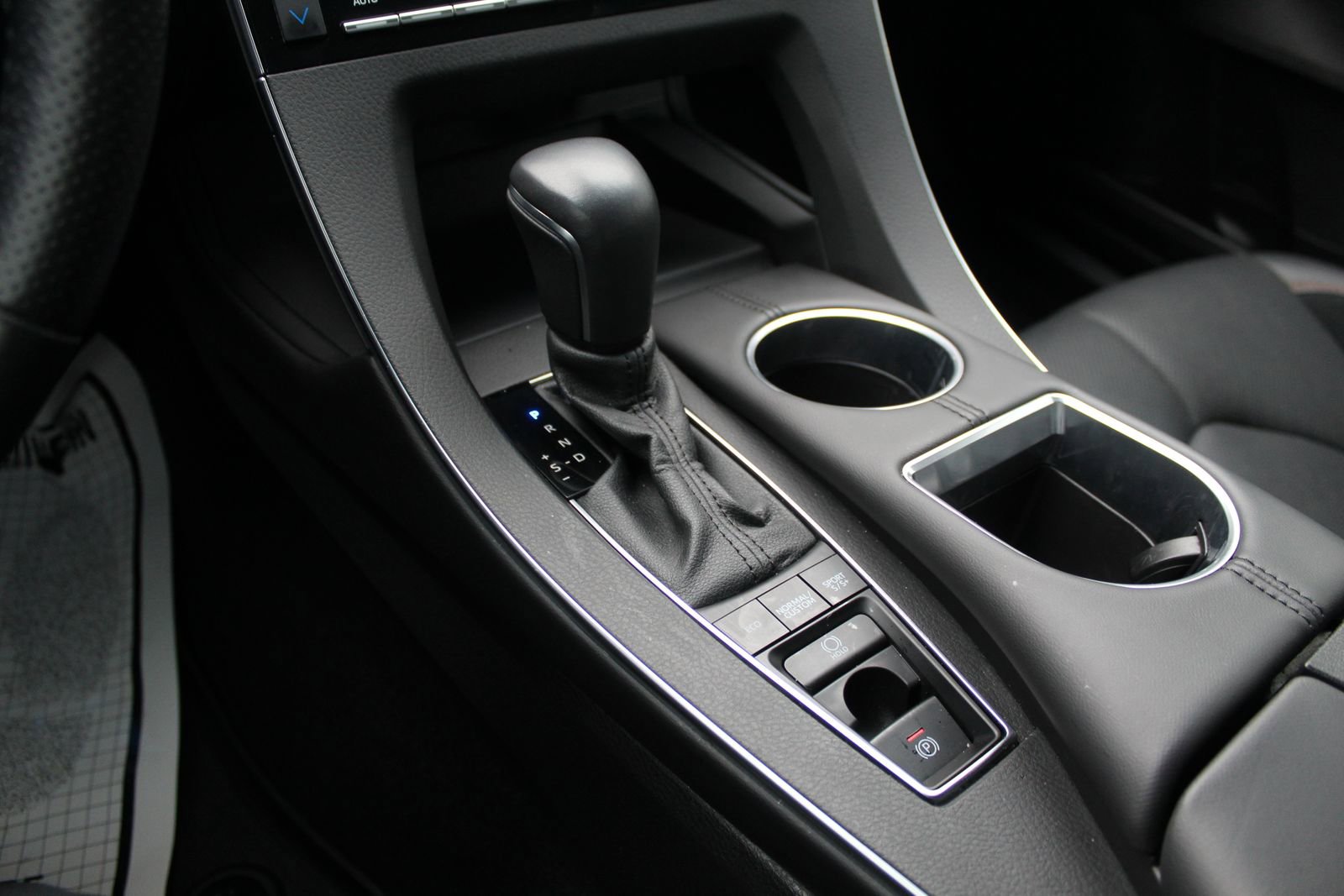 Used 2022 Toyota Avalon Touring image 19