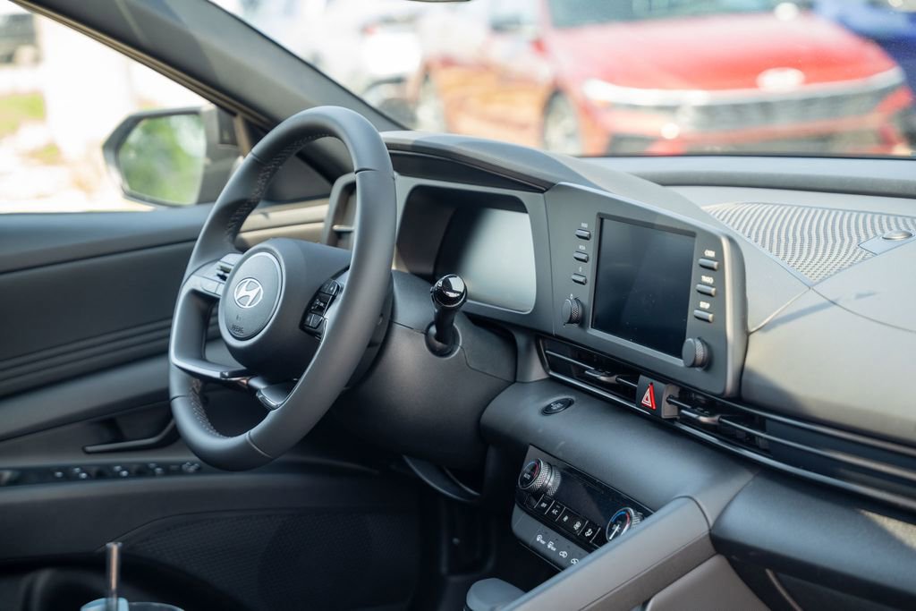 New 2025 Hyundai Elantra Sport image 11