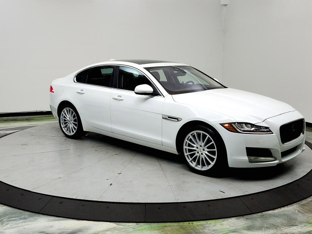 Used 2020 Jaguar XF Prestige AWD/4WD image 3