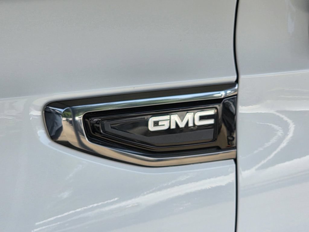 Used 2021 GMC Yukon XL AT4 w/ AT4 Premium Plus Package AWD/4WD image 32