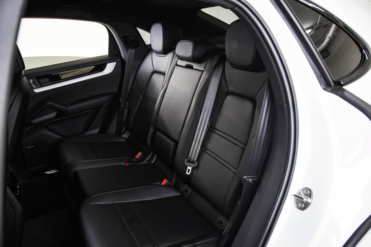New 2026 Porsche Cayenne Coupe AWD/4WD image 23