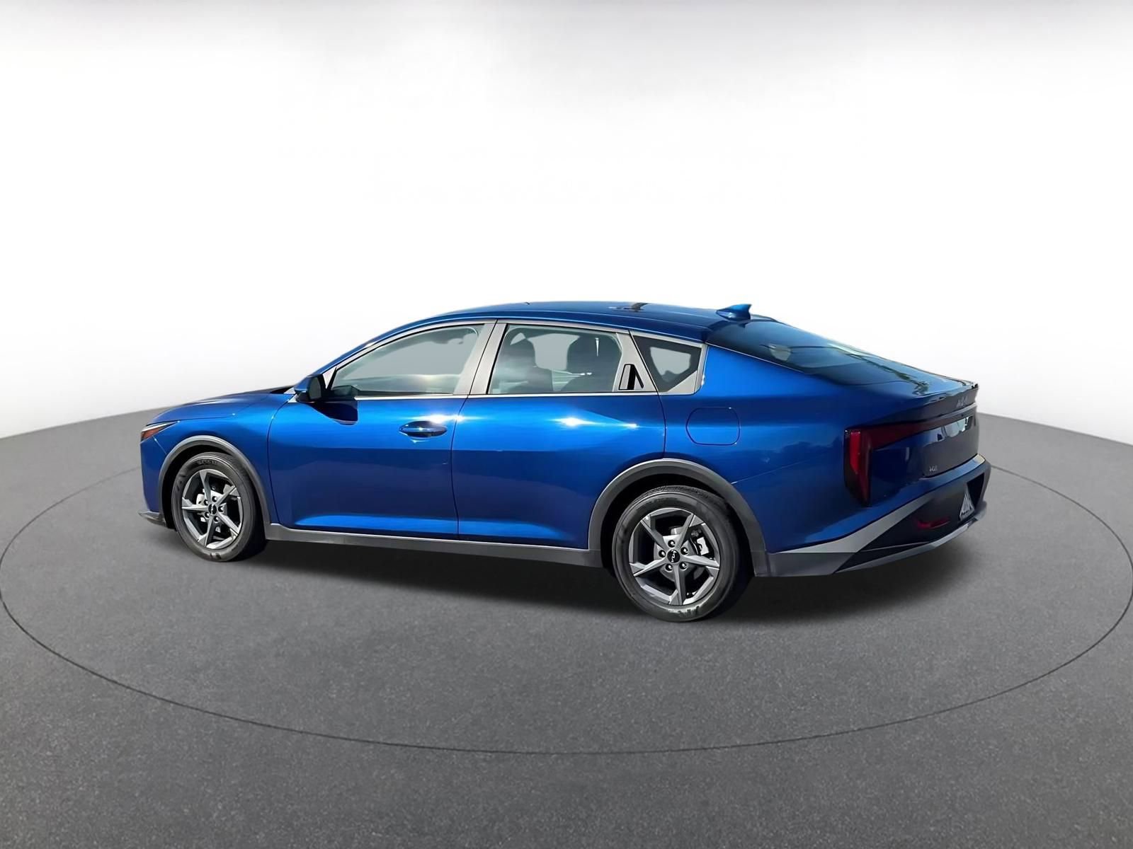 Used 2025 Kia K4 LXS image 4