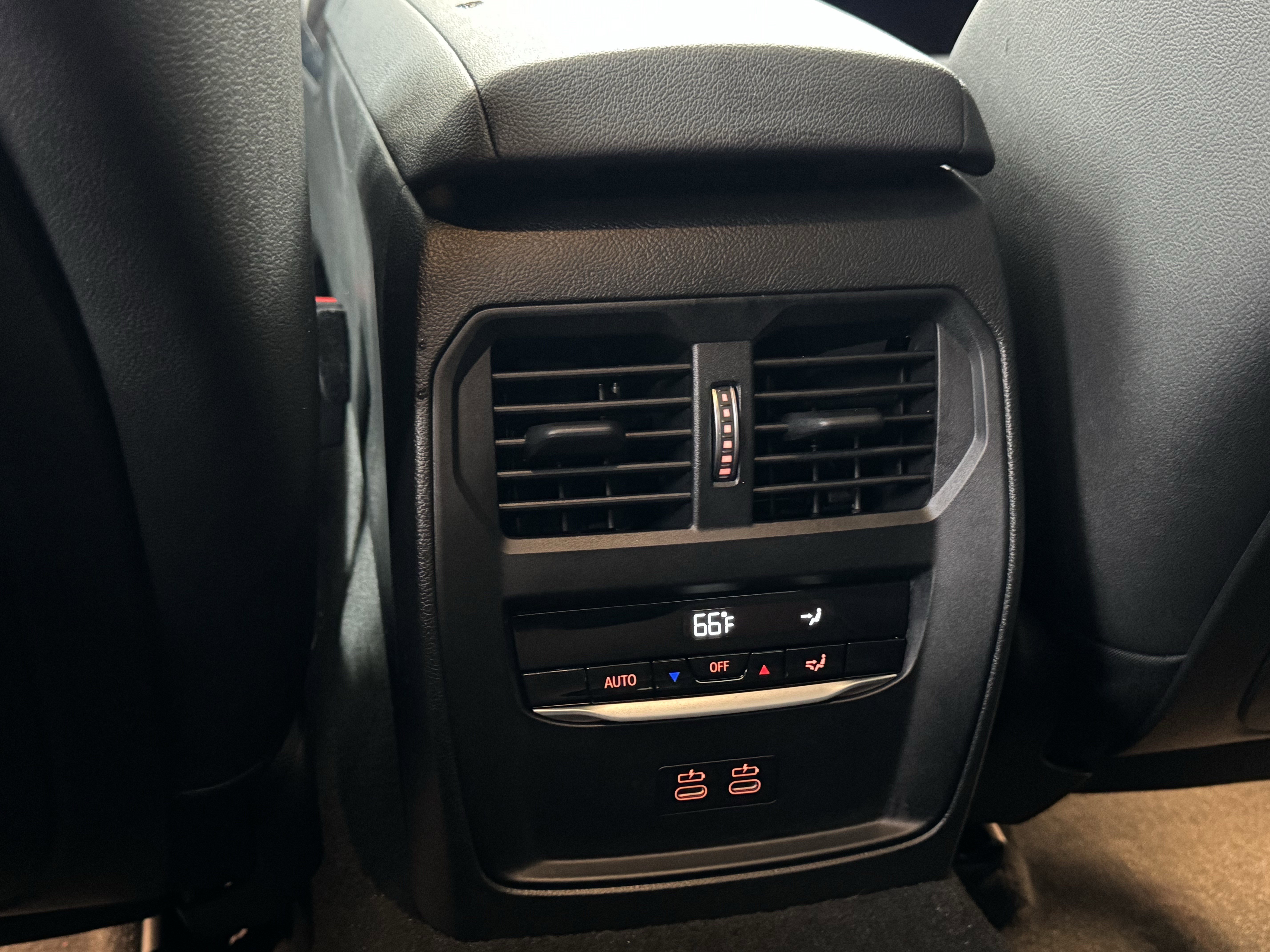 Used 2021 BMW 330e w/ M Sport Package image 31