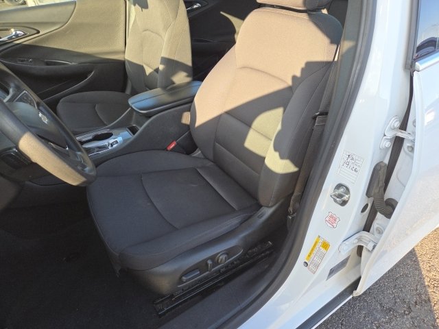 Used 2023 Chevrolet Malibu LT FWD image 15