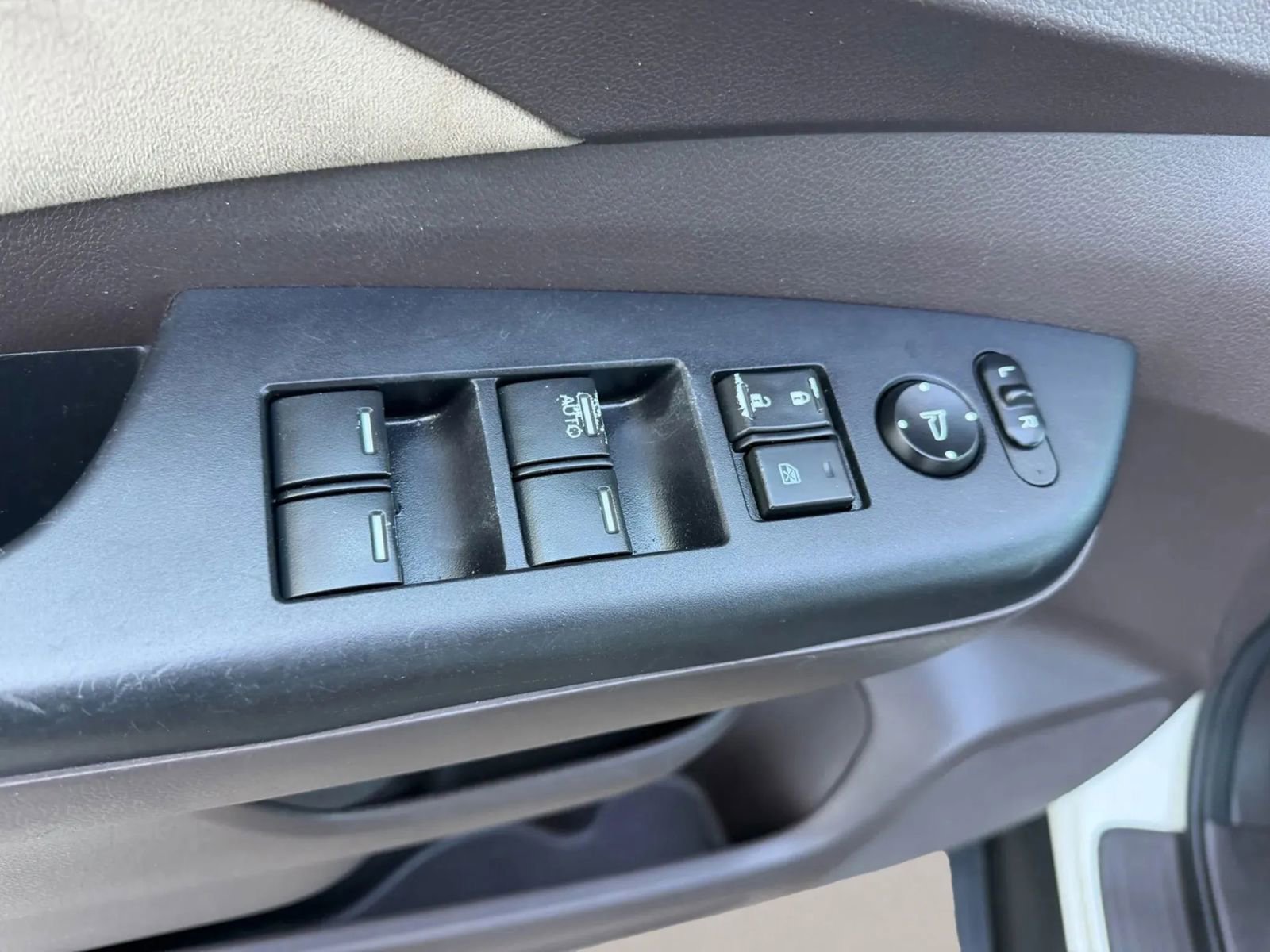 Used 2012 Honda CR-V EX image 8