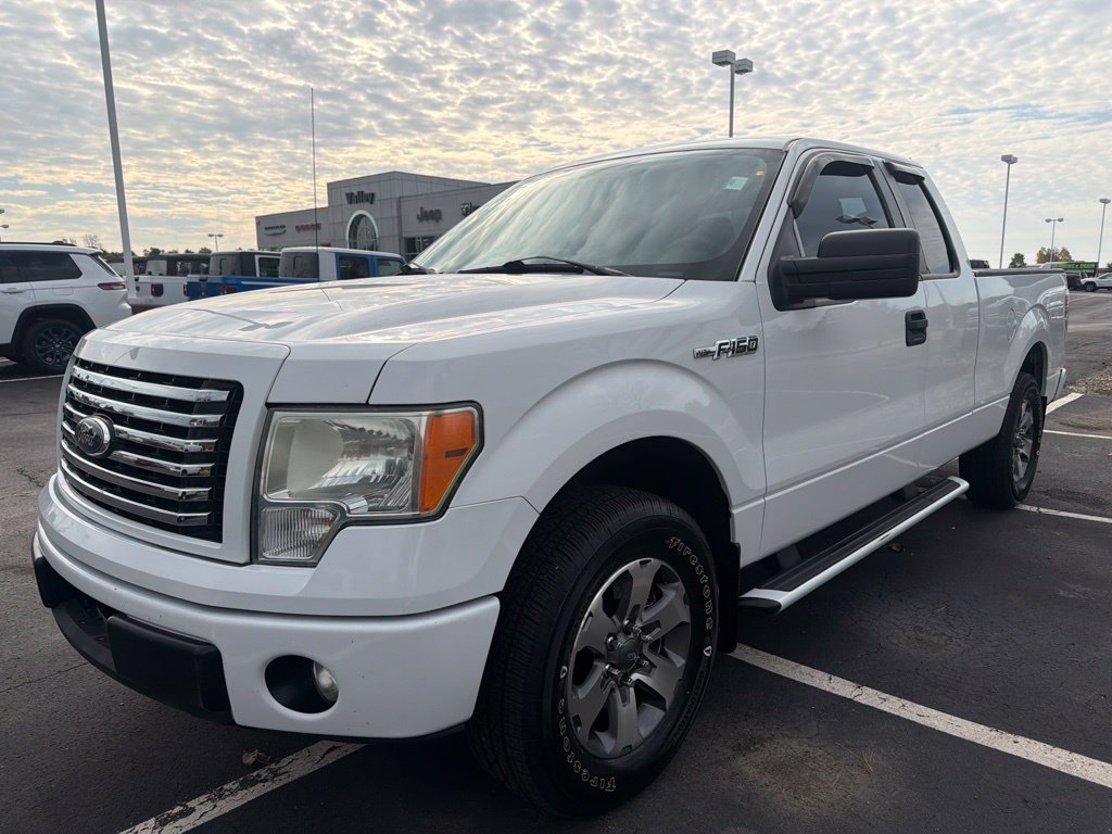 Used 2012 Ford F150 XLT w/ XLT Custom Pkg RWD image 2